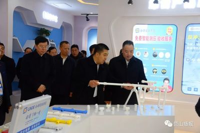 宋朝華率市級領導班子成員及縣處級領導干部赴營山縣開展項目現場拉練