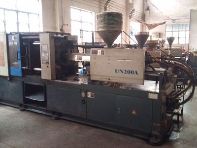 塑料護(hù)角,玻璃護(hù)角,鏡子護(hù)角,櫥具護(hù)角,柜子護(hù)角,門(mén)板護(hù)角,電器護(hù)角 ,打包帶護(hù)角,家具護(hù)角,門(mén)角護(hù)角,石材包角,陶瓷包角,塑料管套管,塑膠管塞,孔塞,膠釘,家,工廠,廠商-佛山市景日塑料制品